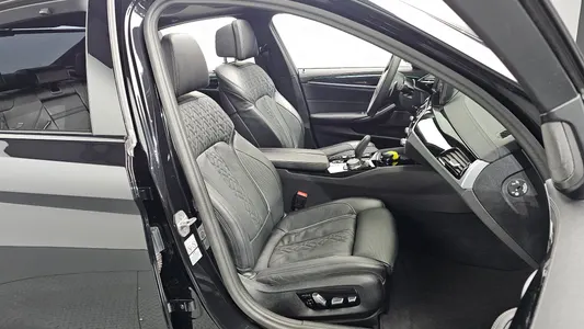 BMW 5 Series (G30) 530e M 2023 26