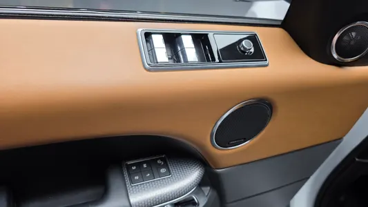 Land Rover 2 3.0 SDV6 HSE 2019 32