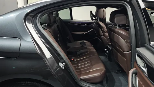 BMW 5 Series (G30) 530e M 2021 11