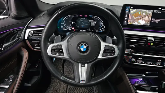 BMW 5 Series (G30) 530e M 2021 12