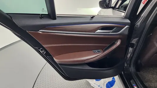 BMW 5 Series (G30) 530i xDrive M 2017 25