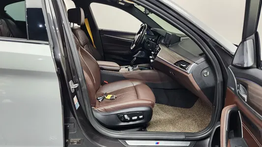 BMW 5 Series (G30) 530i xDrive M 2017 26