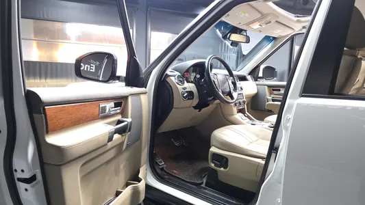 Land Rover 4 3.0 SDV6 SE 2016 10