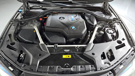 BMW 5 Series (G30) 530e M 2022 6