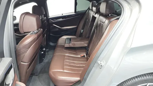 BMW 5 Series (G30) 530e M 2022 11