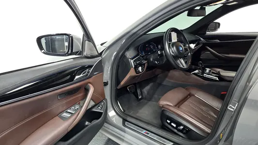 BMW 5 Series (G30) 530e M 2022 10
