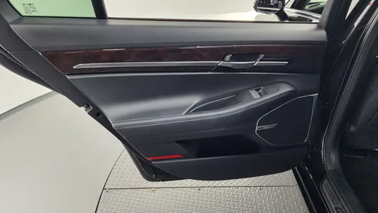 Genesis EQ900 3.8 GDI 2017 25
