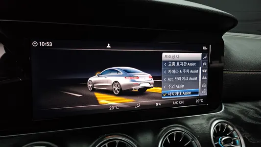 Mercedes-Benz E-Class W213 E220d 2018 17