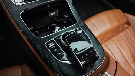 Mercedes-Benz E-Class W213 E220d 2018 27