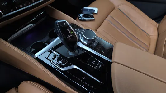 BMW 5 Series (G30) 520i M 2022 9