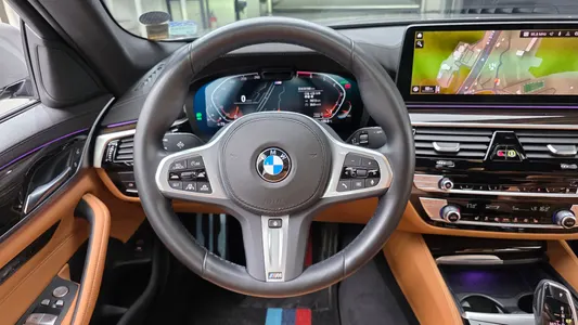 BMW 5 Series (G30) 520i M 2022 13