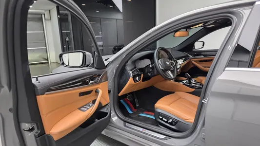 BMW 5 Series (G30) 520i M 2022 10